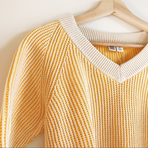 ⭐️SOLD⭐️ Uniqlo U Yellow and White Knit Sweater - Picture 2 of 2
